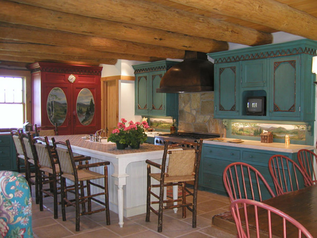 Custom kitchen cabinetry designed and built by Beverly Ellsley Design. 